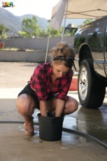 Harley Jade - Bubble Butt Carwash 3 | Picture (7)