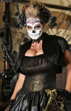 Kelly Madison - Day of the Dead | Picture (7)
