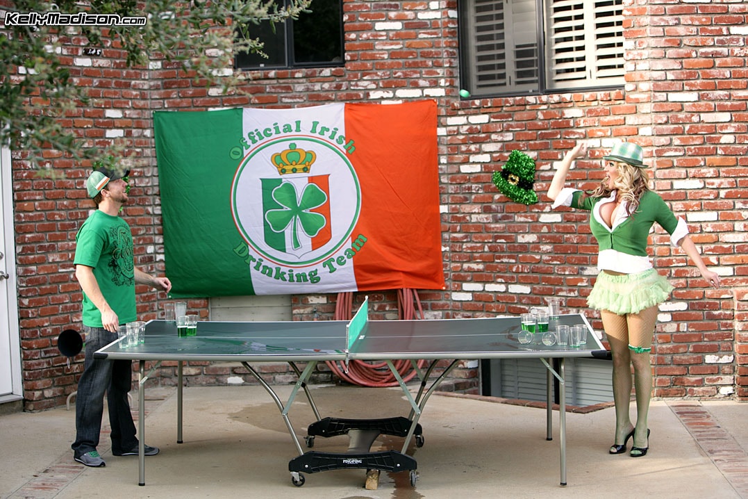 Kelly Madison - Irish Drinking Team | Picture (5)
