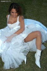 Renae Cruz - Then Comes Marriage | Picture (3)